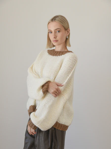 HELLO PARRY DESIREE OVERSIZE JUMPER  Cream/Coffee