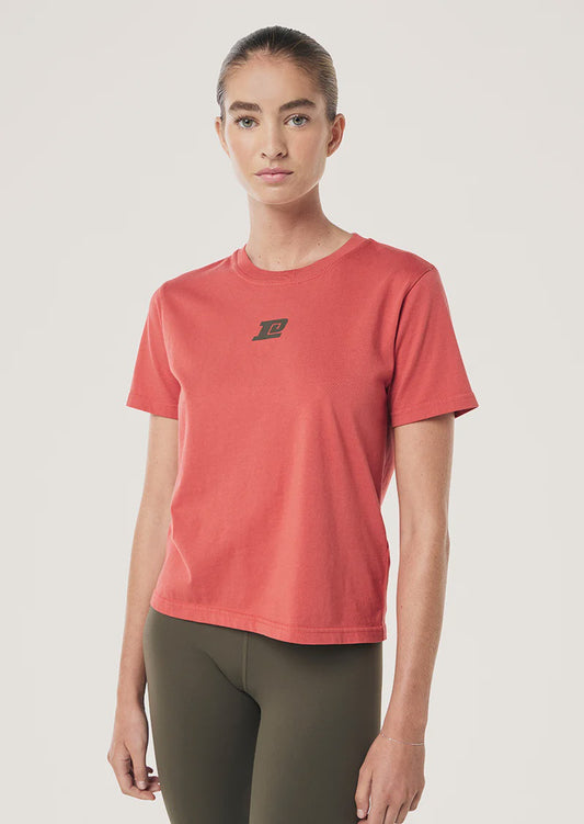 P.E NATION - SHORELINE TEE - Washed Brick Red